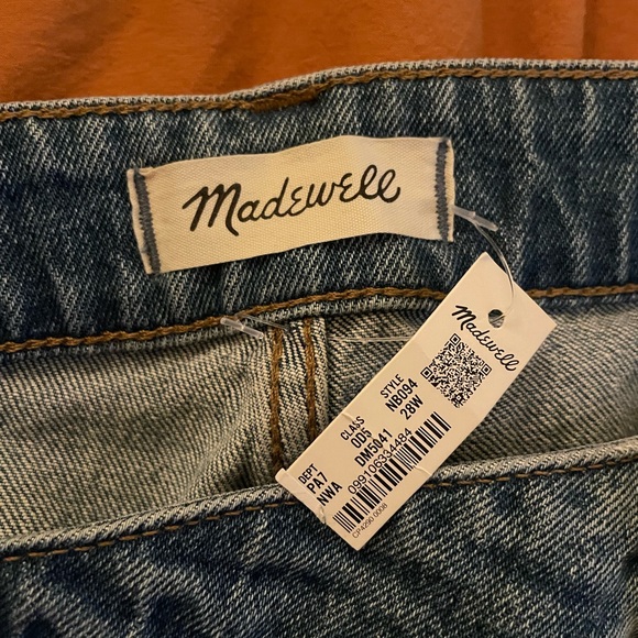 The Plus High-Rise Slim Boyjean in Neal Wash: TENCEL Denim Edition - Picture 6 of 6